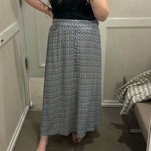 3/$10 Loft Maxi Skirt